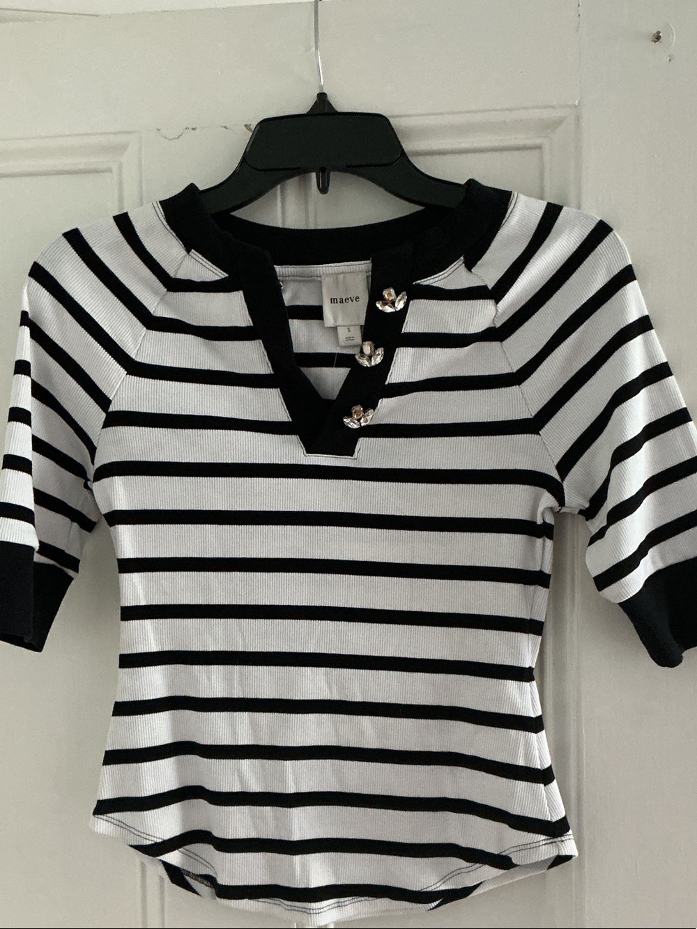 Maeve Black & White Striped Short Sleeve Notch-Neck Top